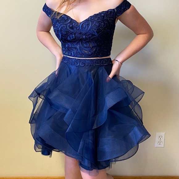 Homecoming/formal dress - Picture 1 of 4